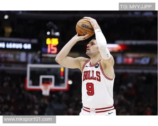 武切维奇谈文班的三分球能力让防守者感到无能为力