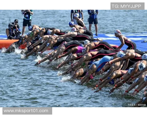 热火队友团建活动希罗分享游艇出海欢乐瞬间